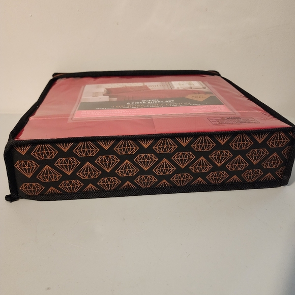 Juicy Couture Red Velvet Rose Collection 4 Piece Queen Size Sheet Set - Picture 4 of 8